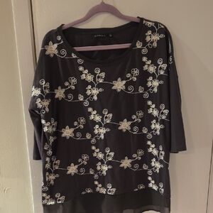 Avenue Grey Top with White Floral Design